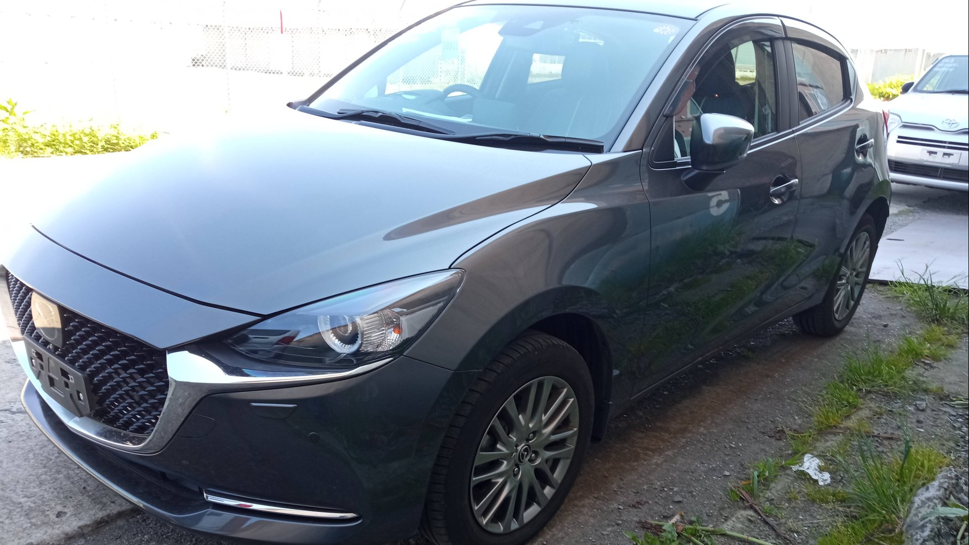 Mazda 2 AWD из Японии смотреть онлайн