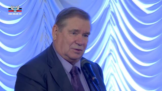 Глава ДНР А.В. Захарченко вручил Министру образования и науки Е.В. Горохову Орден Республики смотреть онлайн