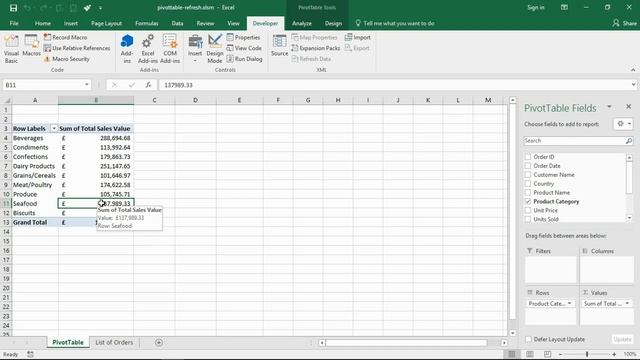 Automatically Refresh PivotTable - Excel VBA смотреть онлайн