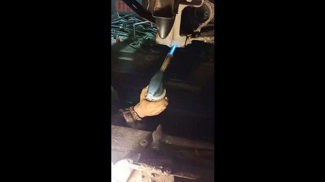 Замена втулки в балке на ниве 2121| смешные моменты | смотреть онлайн