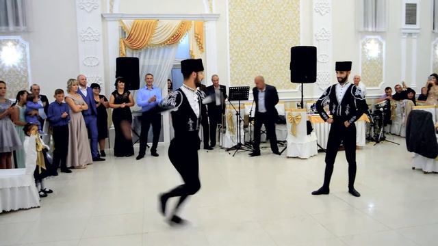 Крымскотатарский танец на свадьбе смотреть онлайн
