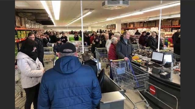 Англия беднеет! Сеть магазинов СВЕТОФОР завоевывает ОСТРОВ! смотреть онлайн