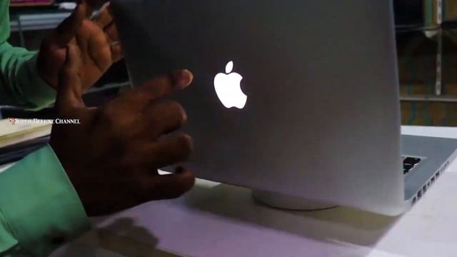 MacBook Laptop I5  18999 Only