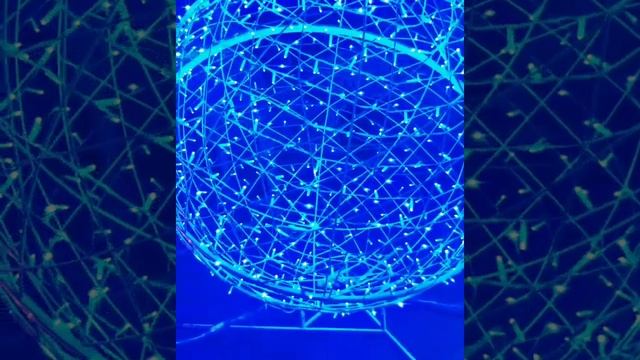 Новогодняя Композиция из трех ёлочных шаров смотреть онлайн