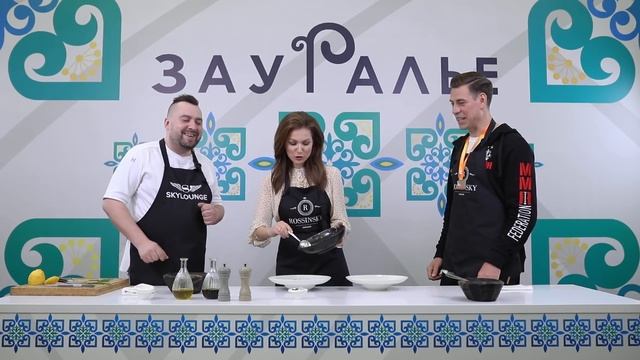 Готовим тартар с тунцом с Надеждой Самковой и Дмитрием Дюжевым. Рецепт Rossinsky. Секреты вкуса смотреть онлайн