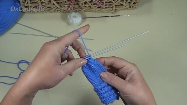 Вяжем рукавички для новорожденного. How to knit mittens for newborns. смотреть онлайн