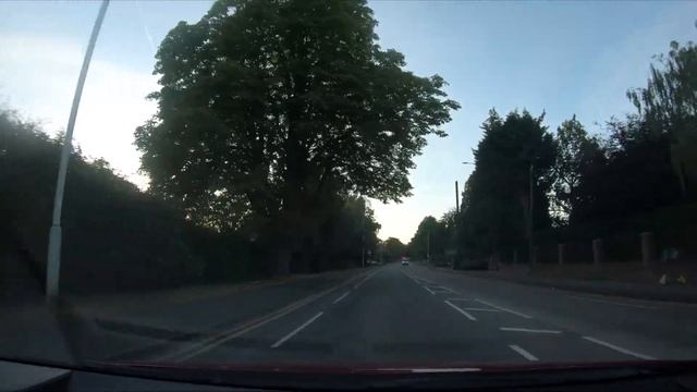 Evening drive through one of the leafy suburbs of Nottingham (Edwalton). смотреть онлайн