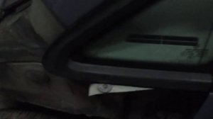 Volkswagen Caddy.Замена переднего крыла ..mp4