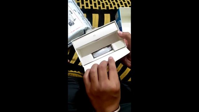 Honor Watch Es Water testing and Unboxing смотреть онлайн
