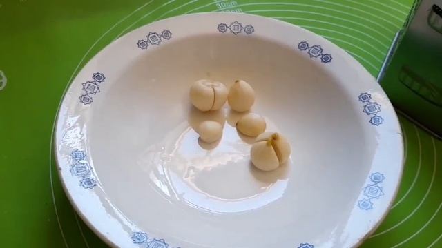 Мама готовит борщ/я делаю чесночные пампушки? смотреть онлайн