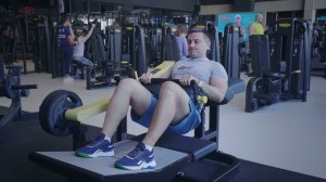 Ягодичный мостик в тренажере