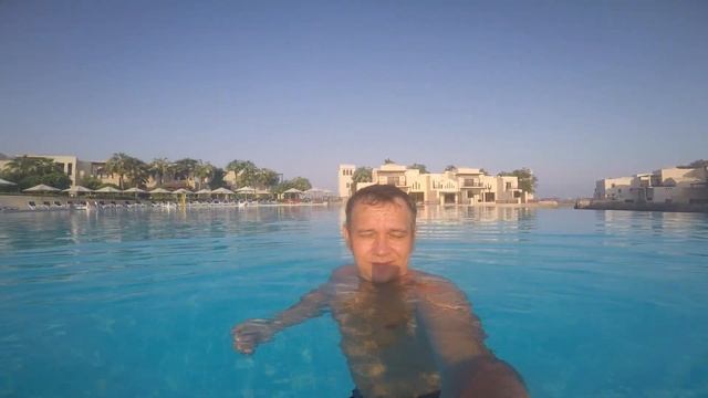 На даче в Рас-аль-Хайме. смотреть онлайн