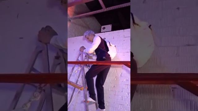 Влад А4. Взобраться по веревочной лестнице смотреть онлайн