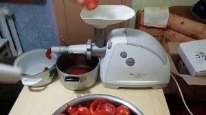 Приготовление томатного сока на электро мясорубке.