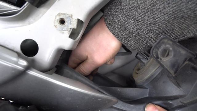 HOW TO CHANGE HEADLIGHT BULB AND REMOVE HEADLIGHT FORD EXPLORER 2008 смотреть онлайн