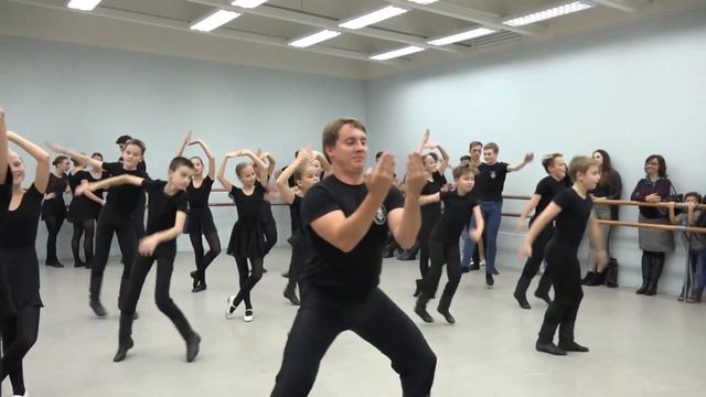 Танцуют все! Тарантелла. Ансамбль Локтева+Выпускники смотреть онлайн
