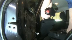 Как снять наружные ручки передней и задней двери. Subaru Forester III.