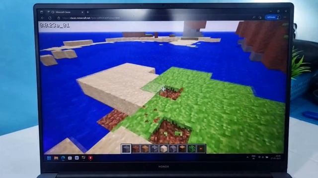 Playing Minecraft on my laptop ⛏ - Honor Magicbook X16 смотреть онлайн