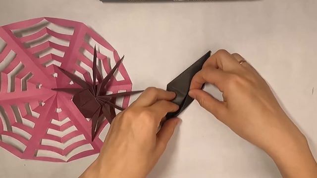 Оригами пауки и паучье логово / пауки из бумаги / как сделать паука в технике оригами смотреть онлайн