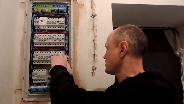 Мой вариант компоновки эл. щита для новостройки смотреть онлайн