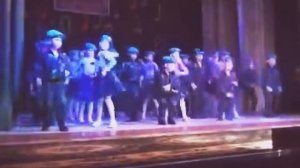 Танец " Идёт солдат по городу"