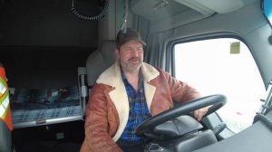 Выживаю в США в грузовике ! Экономлю на жильe