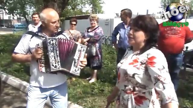 Елена Кожухова собрала публику на улице