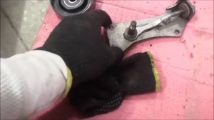 Замена ремня и подшипника в ролике натяжителя ремня!