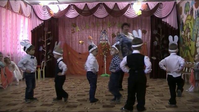 Танец: "Зайчики - мальчики" (малыши) смотреть онлайн