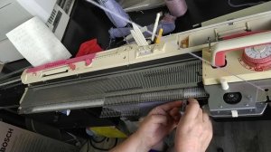 Вяжем носки на вязальной машине TOYOTA KS 858 (We knit socks on a TOYOTA KS 858 knitting machine)