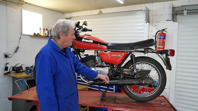 Moto Guzzi/Benelli 250 2 stroke смотреть онлайн