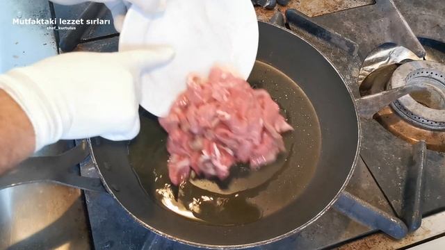 KUZU ETİ YEMEKLERİ?/KUZU ETİ NASIL PİŞİRİLİR./SOSLU KUZU ETİ. смотреть онлайн