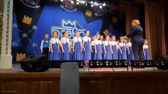 "Почему сороконожки опоздали на урок?" муз. М. Славкина, сл. В. Орлова, детский академический хор смотреть онлайн