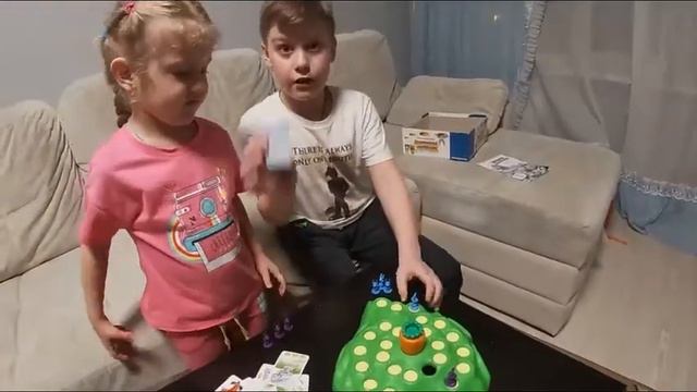 Обзор игры "Выдерни морковку"# Little Poly смотреть онлайн
