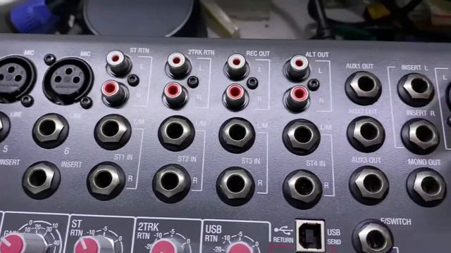 Mixer Allen& Heath ZED 12FX смотреть онлайн