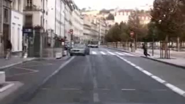 как разбить автобус.flv