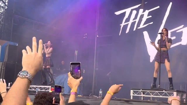 The Veronicas - “Untouched” (Live at Wildlands Festival, 27 December 2021) смотреть онлайн