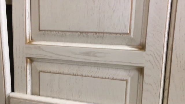 Фасады из массива дуба для шкафа в нишу и из МДФ с резьбой для ванной смотреть онлайн