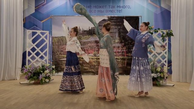 Гимназия 10 Молодечно старшая группа танец Волшебство смотреть онлайн