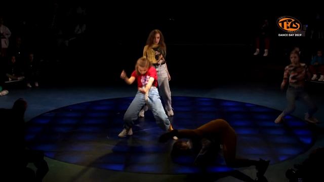 Urban Candies в номинации BEST DANCE SHOW JUNIOR смотреть онлайн