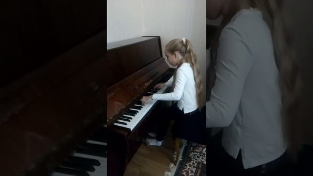 Вика Кабанова. Ф.Амиров "Лирический танец". смотреть онлайн