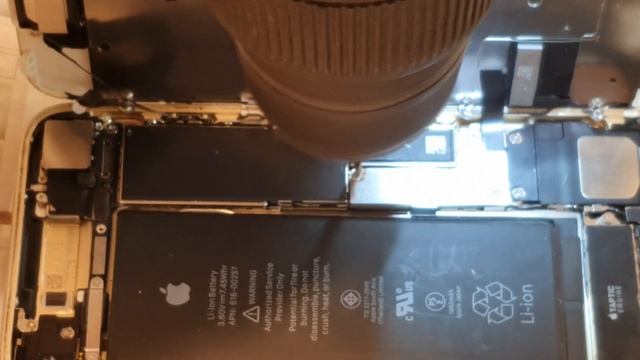 Remove Stripped Tri-Point Screws With a Hand Drill on iPhone 7 смотреть онлайн