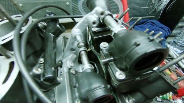 YAMAHA RD 500 V4 Screamer engine Walk-around
