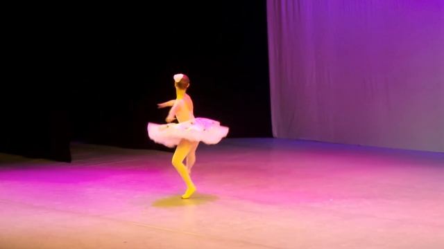 Алеся Лазарева - вариация из балета "Арлекиниада" 3.11.2020 ММДМ смотреть онлайн