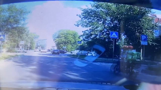 Едем по одностороннему навстречу автомобиль. Что же делать? смотреть онлайн