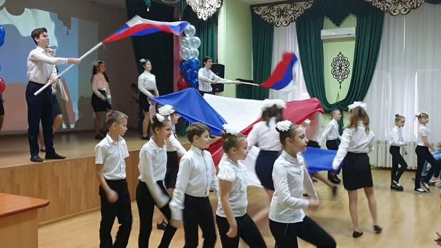 МБОУ СОШ№9(Служить России, Флаг) смотреть онлайн