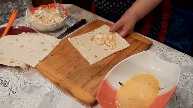 Вкусняшка из тонкого лаваша с начинкой! За несколько минут! смотреть онлайн