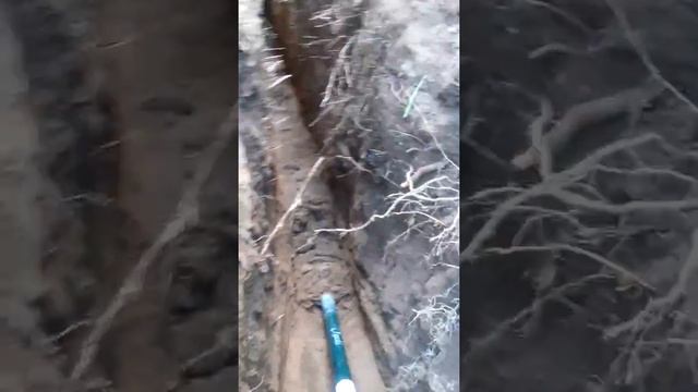Копка траншеи под воду в узком проходе смотреть онлайн