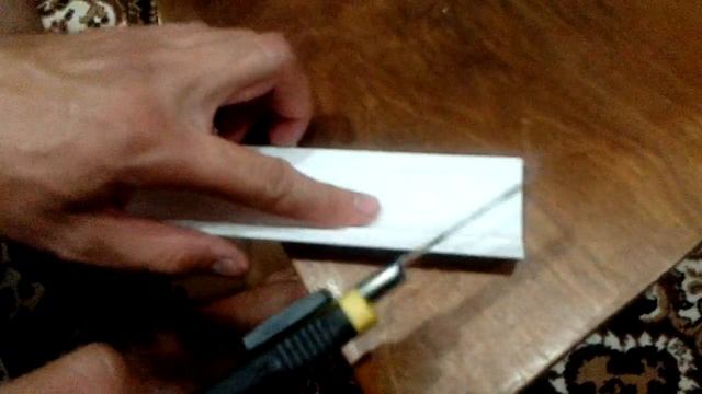 Как резать углы на потолочном плинтусе видео 1 смотреть онлайн