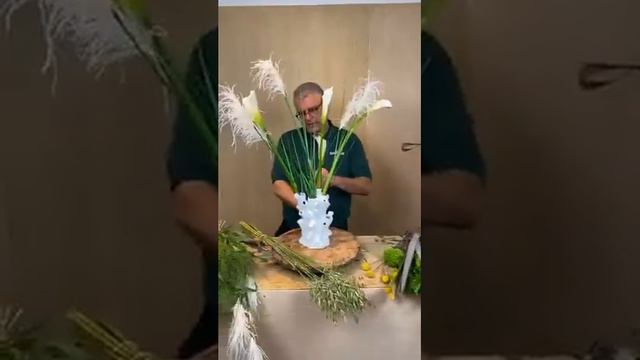 Tropical Mix Daily Happy with Chris смотреть онлайн